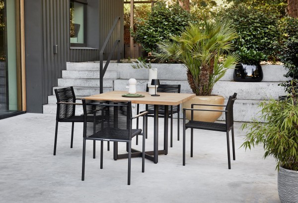 Applebee Jakarta Gartentisch