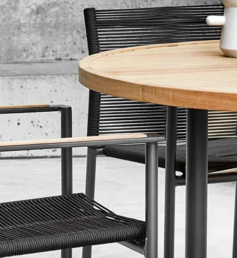 Applebee Jakarta Gartentisch