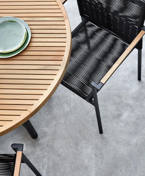 Applebee Jakarta Gartentisch