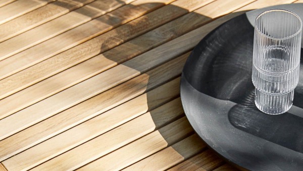 Applebee Jakarta Gartentisch