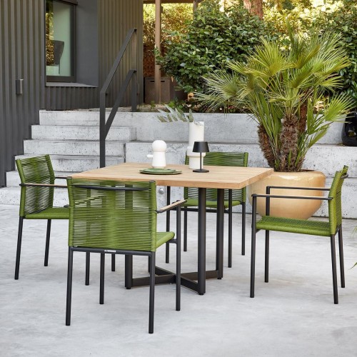 Applebee Jakarta Gartentisch