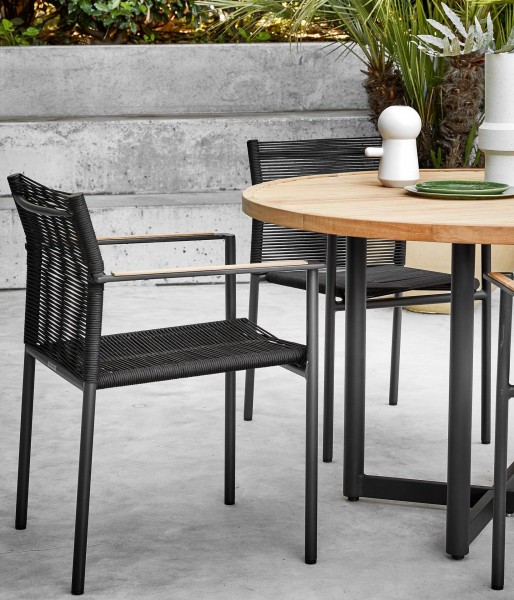 Applebee Jakarta Gartentisch