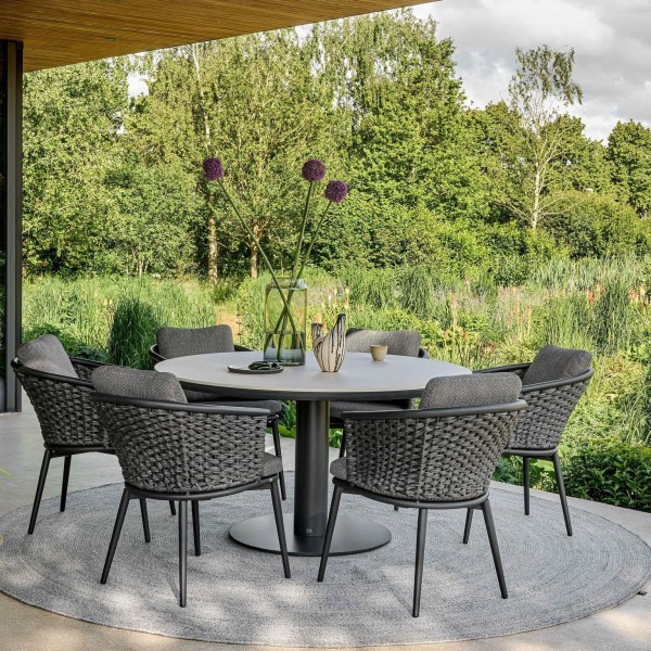 Applebee Melville Gartentisch