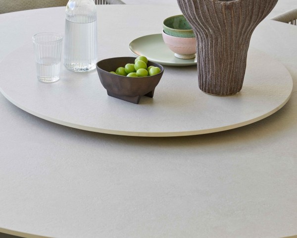 Applebee Melville Gartentisch