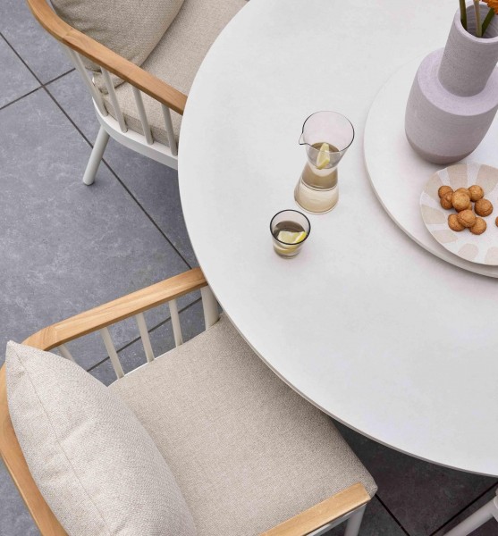 Applebee Melville Gartentisch