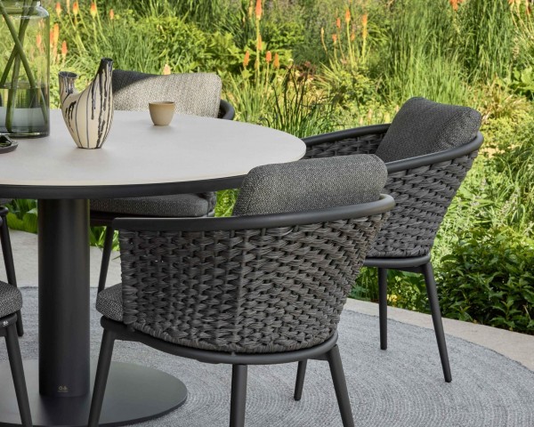 Applebee Melville Gartentisch