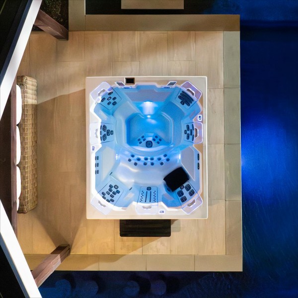 Bullfrog Spas M9 Whirlpool