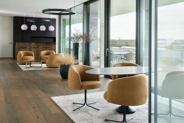 Joli Central Oval Esstisch