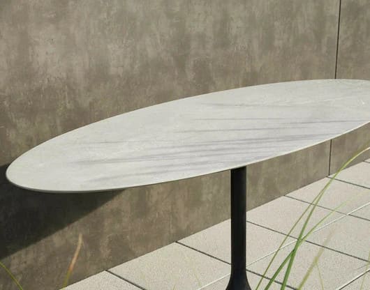 Joli Central Oval Esstisch