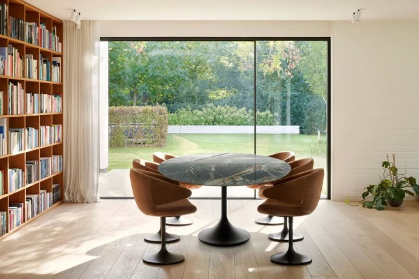 Joli Central Oval Esstisch Gross