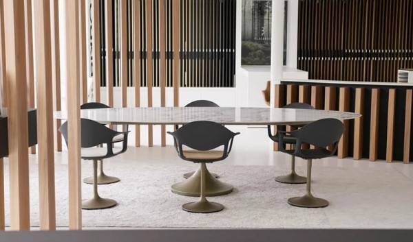 Joli Central Oval Esstisch Gross