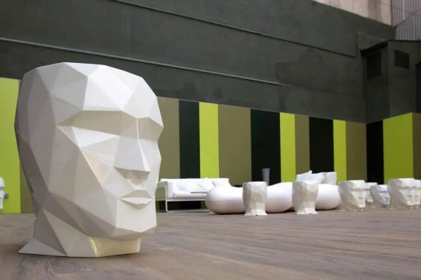 Vondom Adan Hocker