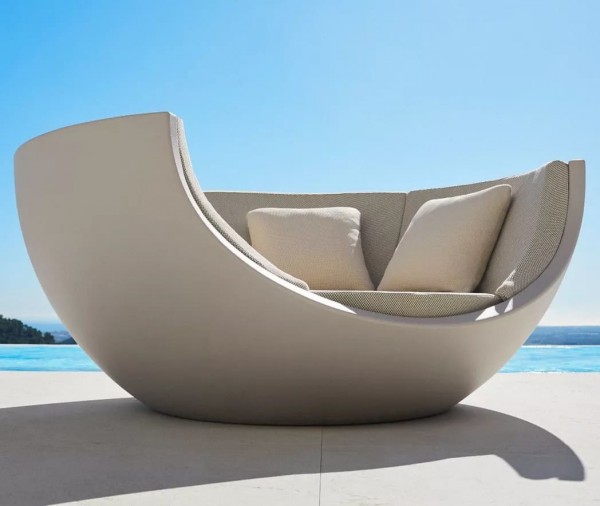 Vondom Ulm Moon Daybed