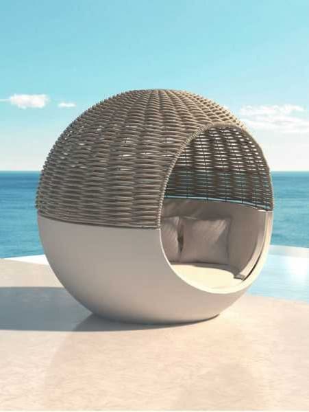 Vondom Ulm Moon Daybed
