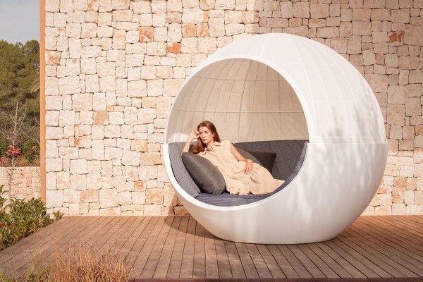 Vondom Ulm Moon Daybed