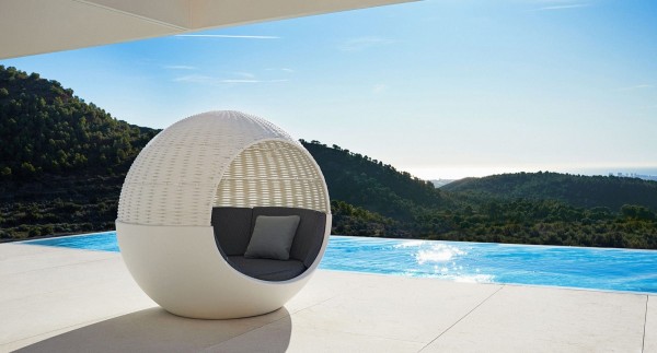 Vondom Ulm Moon Daybed