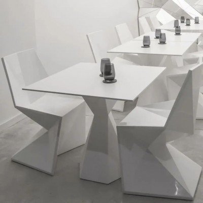 Vondom Vertex Gartentisch
