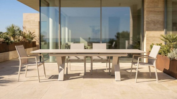 Zebra Levare Gartentisch