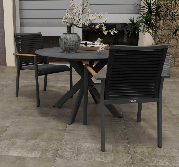 Zebra Mantis Gartentisch