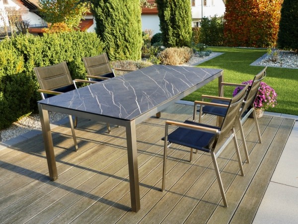Zebra Opus Gartentisch